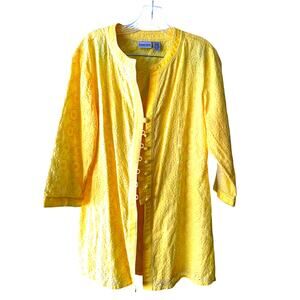 Chico's Women Butter Yellow Eyelet Button Front 3/4 Sleeves Size 2 Tunic Top